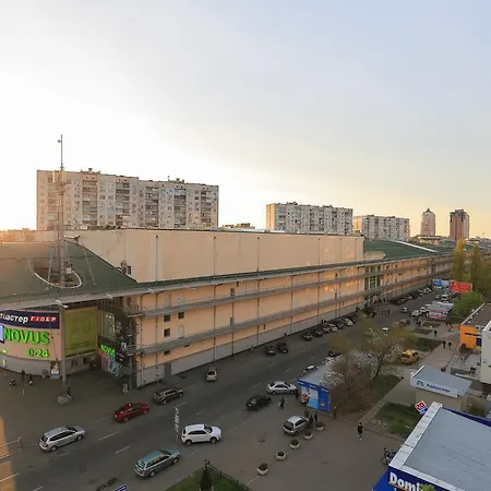 On Obolonskiy Prospect 12 Apartment Kyiv
